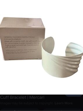 Vintage 1987 New Avon Pearl White Wide Ribbed Cuff Bracelet